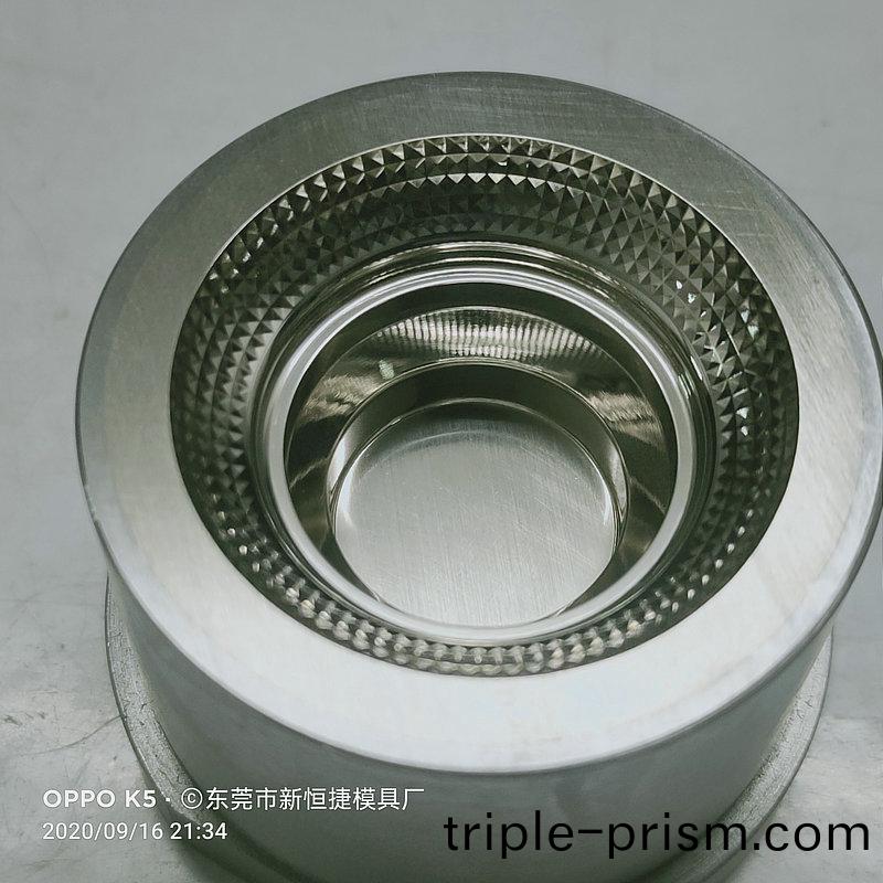 燈(deng)罩糢(mo)具(ju)14