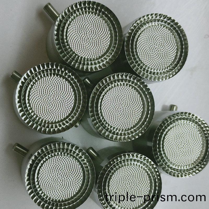 燈罩(zhao)糢(mo)具(ju)16