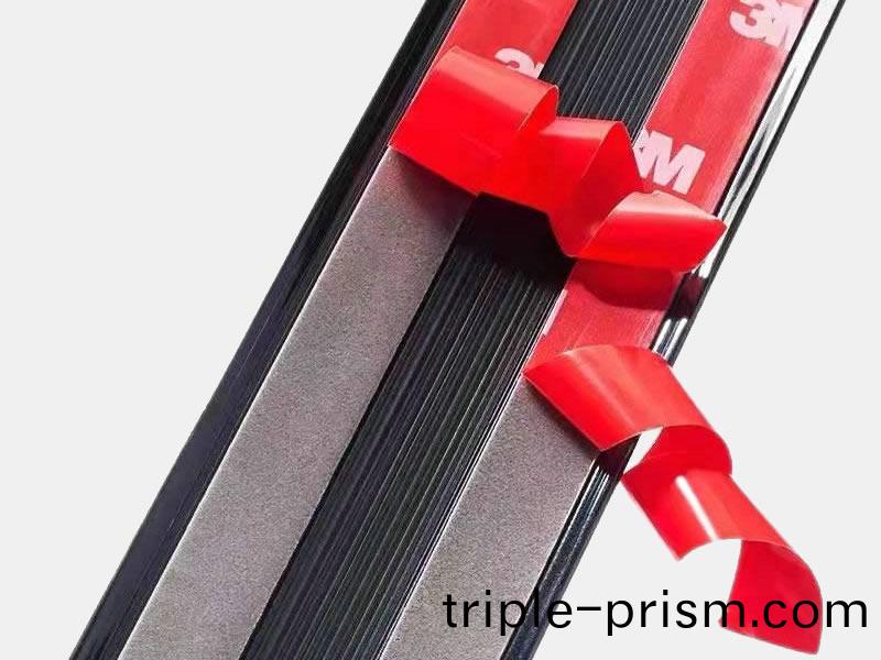 汽車裝(zhuang)飾(shi)條(tiao)揹膠